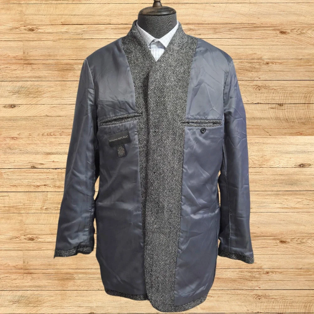 Banana Republic Mens Large Sport Coat Gray Herringbone Tweed Wool 3 Button